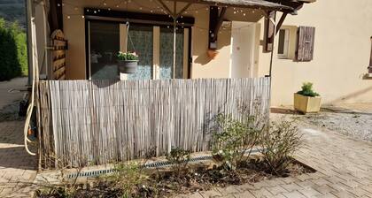 Gßte « Le Devant De La Chaux » avec piscine partagée, terrasse privée et Wi-Fi