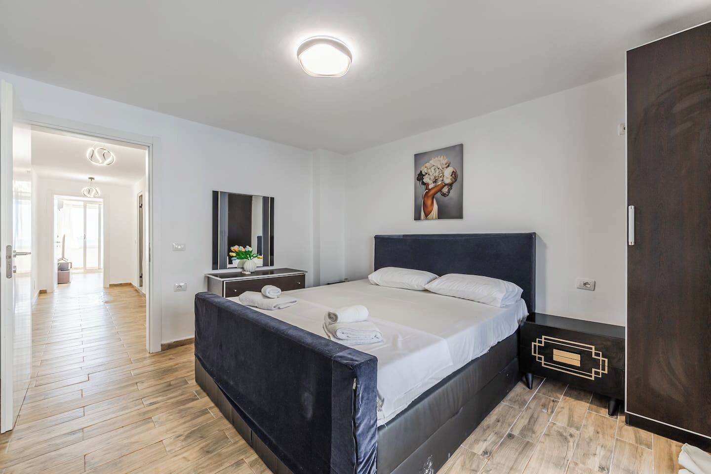 Iron/ironing board, WiFi, bed sheets