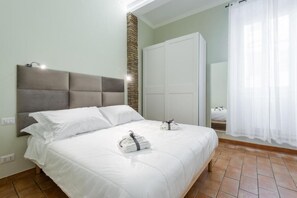 1 bedroom, iron/ironing board, free WiFi, bed sheets - CHEZ MONTI - IN HEART OF ROME (Roma)