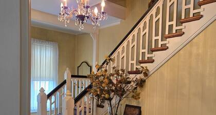 Spacious 4-bedroom house in quaint Plainfield with AC And WiFi