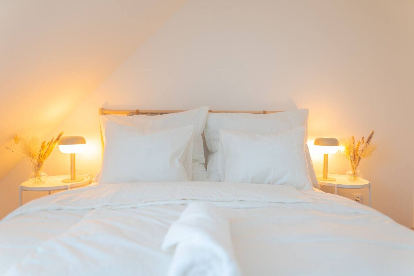 Ferros/tábuas de passar roupa, berço de viagem, Wi-Fi, roupa de cama