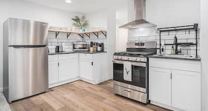 Relaxing Apartment in Quiet Neighborhood