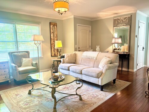 Charming 2-bedroom apartment close to downtown Cullman