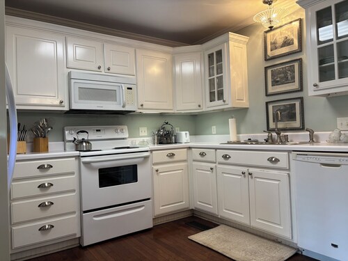 Charming 2-bedroom apartment close to downtown Cullman
