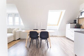 Dining - Prater Park small penthouse (Vienna)