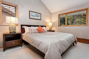 Desk, iron/ironing board, WiFi, bed sheets - Creekside Retreat with Private Hot Tub (Vail)