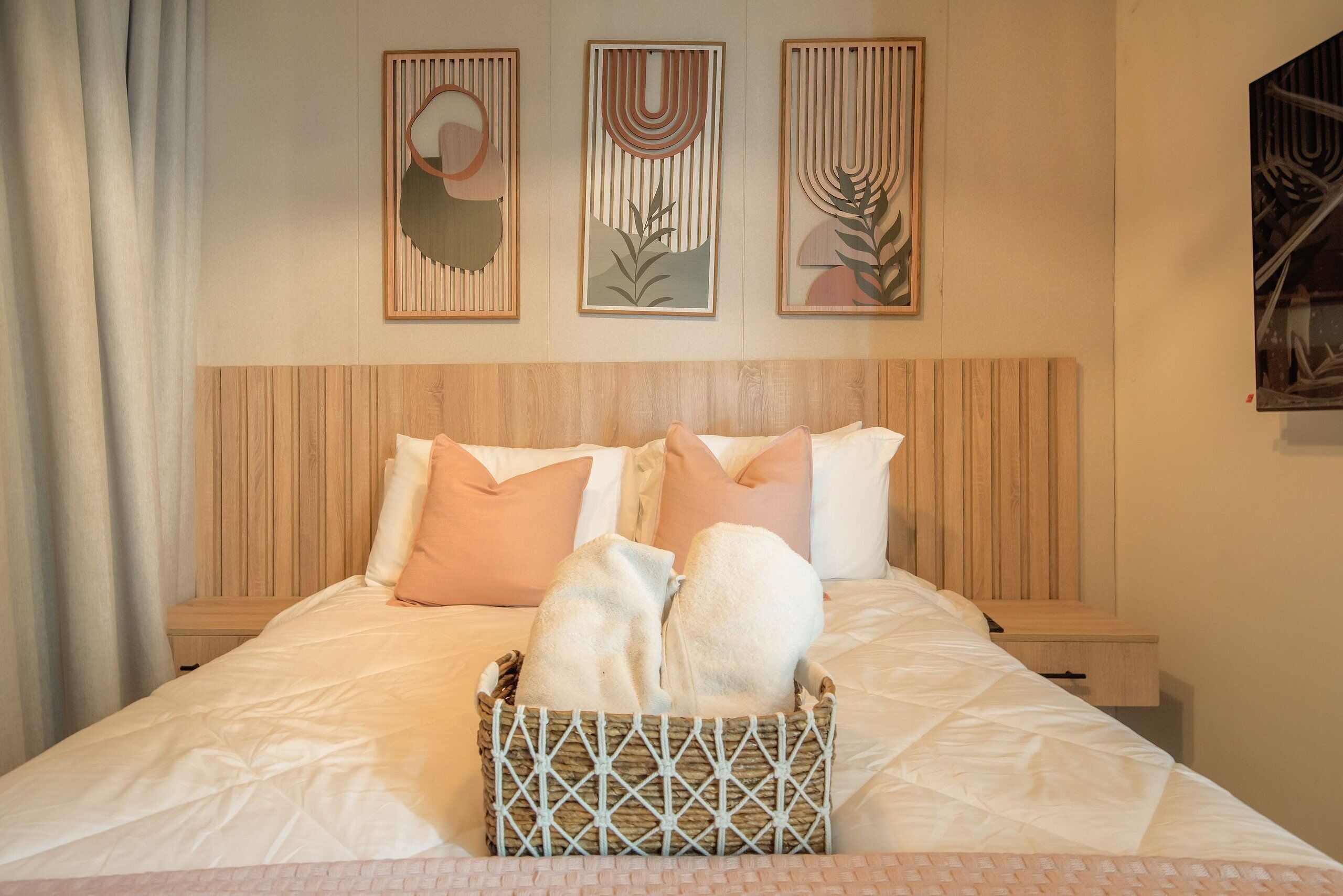 Bed,Bedroom