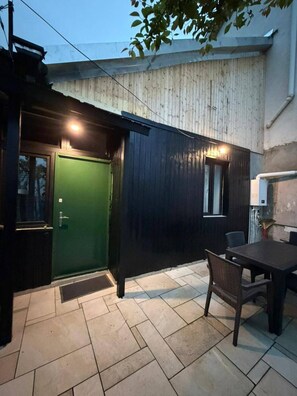 Outdoor dining - Tbilisi - Apartment - Central Location - Sleeps 2 (Tbilisi)