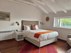 1 bedroom, desk, iron/ironing board, WiFi - Andean Hideaway - Private Garden, City Views, Washing/dryer machine (Cusco)