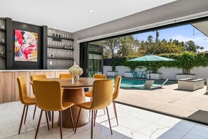 Dining - The Retro Radiance PS (Palm Springs)