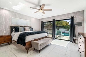 4 bedrooms, iron/ironing board, WiFi, bed sheets - The Retro Radiance PS (Palm Springs)
