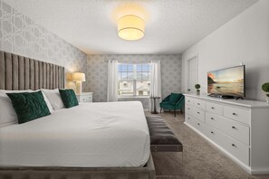 Desk, iron/ironing board, WiFi, bed sheets - Upstay Modern Home Near Disney with Pool (Kissimmee)