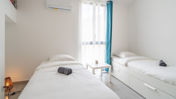 Room - Holiday Home “Vias” with Private Terrace, Wi-Fi and Air Conditioning (Vias)