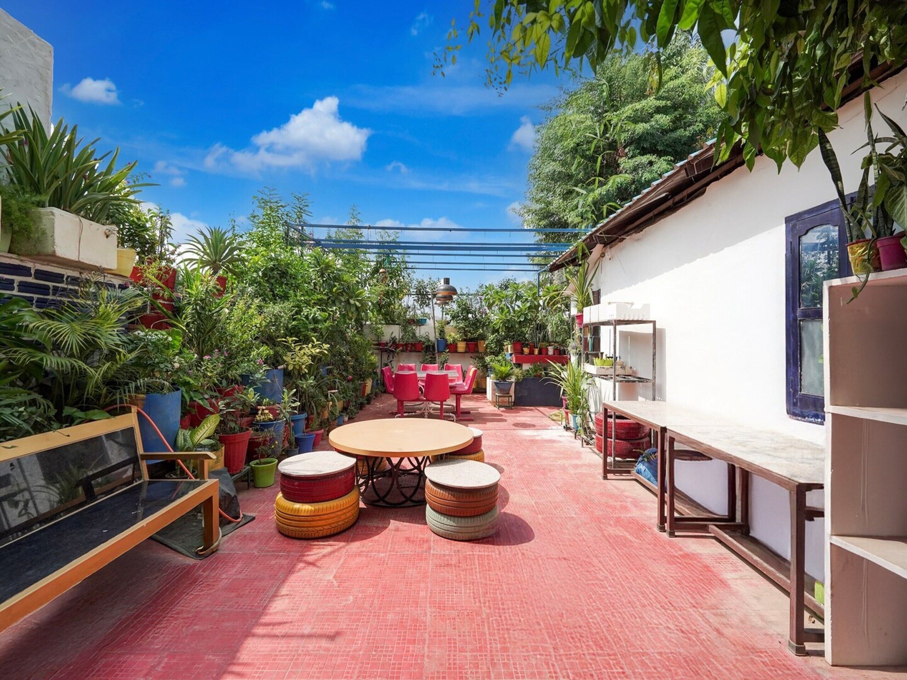 Rumah | Tempat makan outdoor