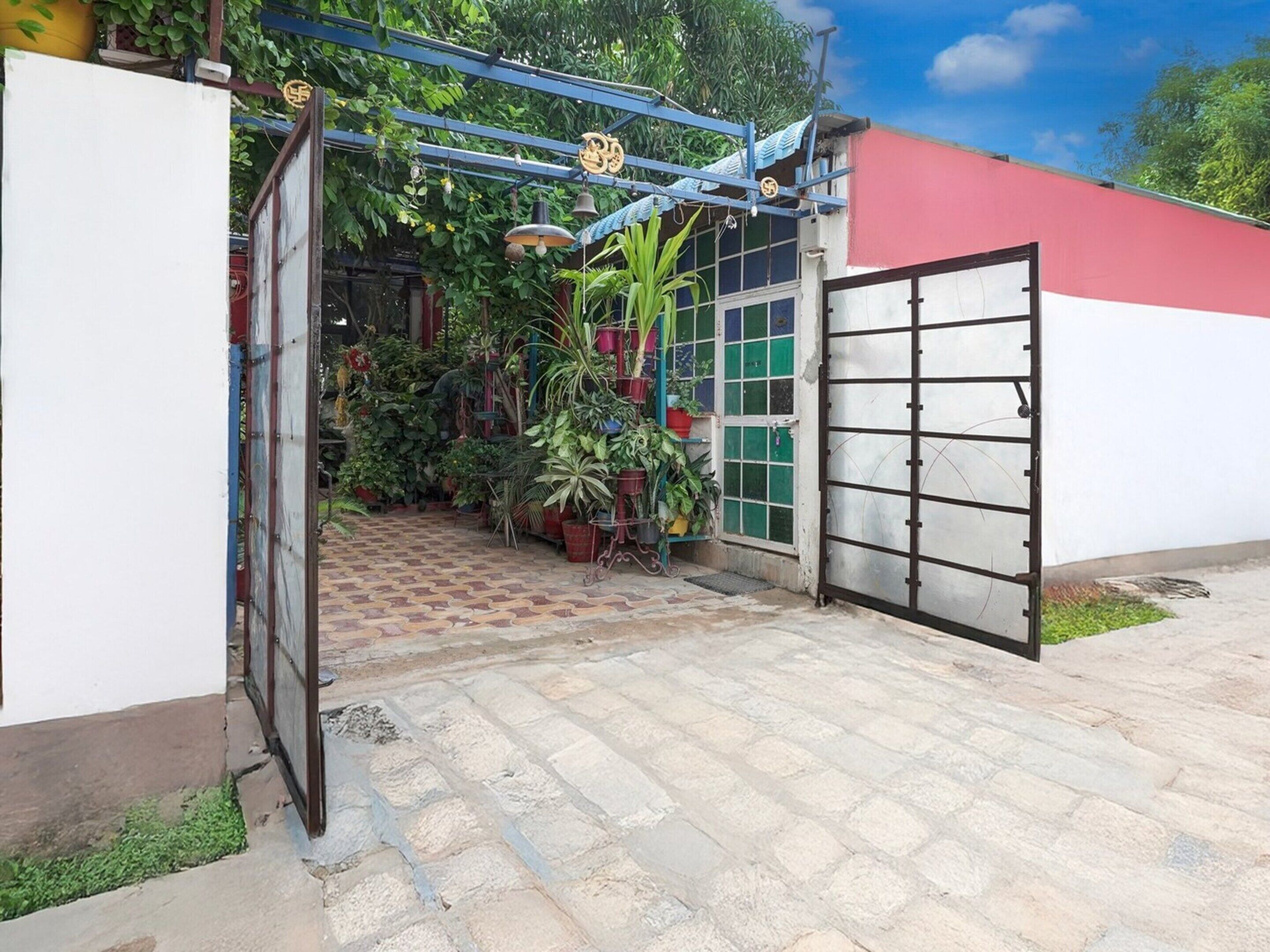 House | Reception
