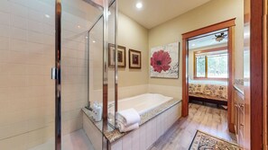 Shower, hair dryer, towels - NEW! Timbers #28 4-Bedroom Townhouse with Pool and Golf course view - Pets Allowed (Mammoth Lakes)