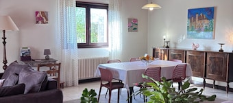 Bright, spacious apartment near Lake Geneva