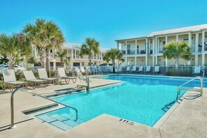 Pool - Crystal Beach Townhome | Golf Cart & Bikes | Pool View | Walk to Beach & Destin Commons (Destin)
