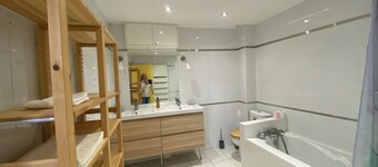 ElegAnse, spacious house, near Lyon