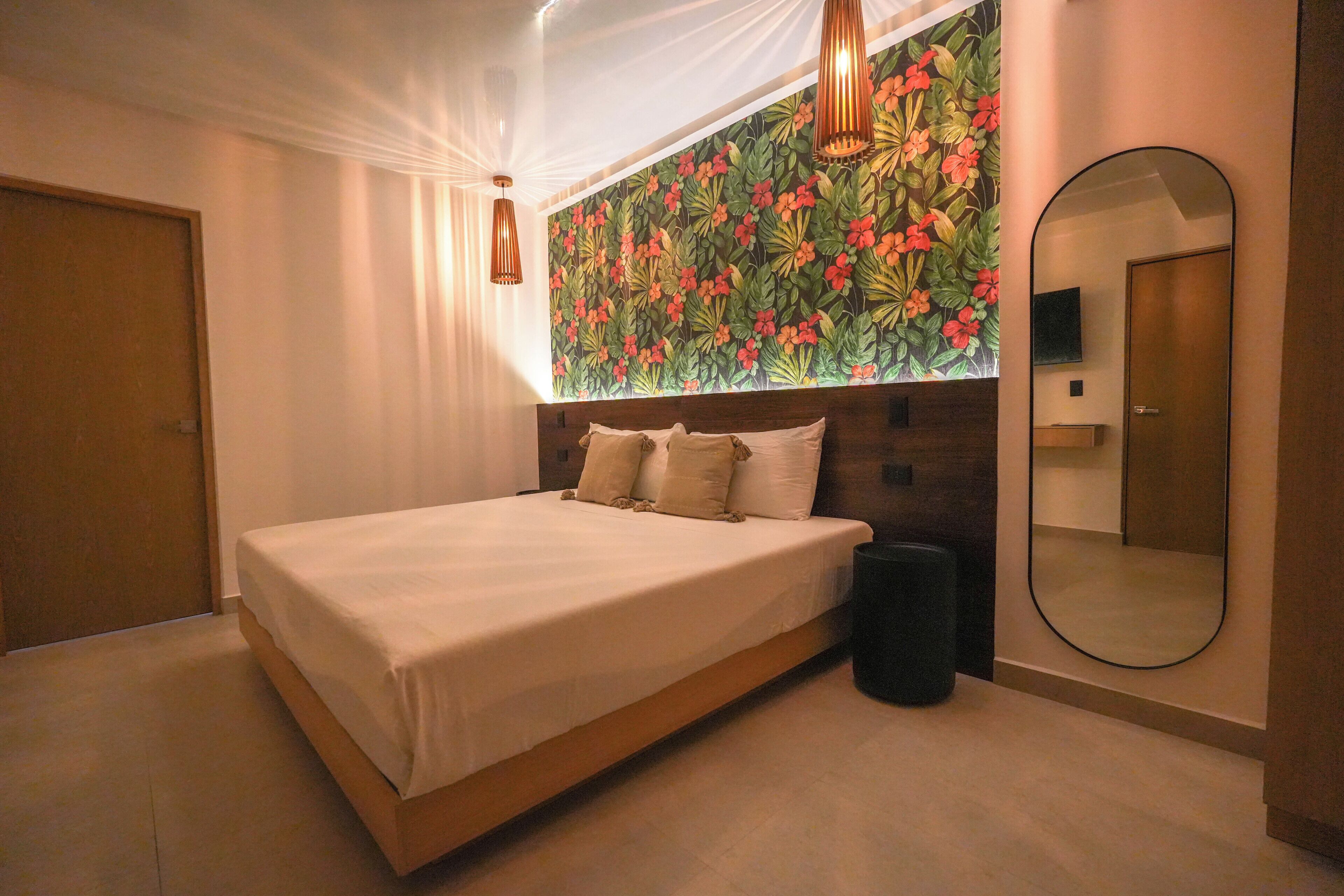 Kamar Comfort | Meja kerja, ruang kerja ramah laptop, Wi-Fi gratis, dan seprai linen