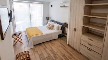Premium bedding, laptop workspace, free WiFi, bed sheets