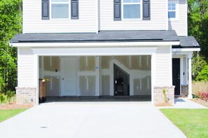 Exterior - 3-bedroom house in serene Pooler with cool AC breeze (Pooler)