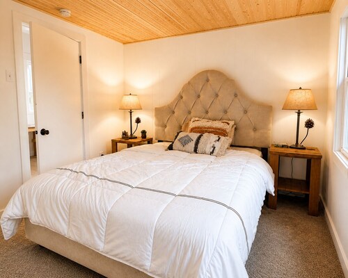 Beach Cabin Near White Bear Lake • 2-Min Walk to Lake • Fire Pit • Sleeps 5