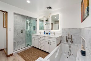 Hair dryer, towels - Summer Deal Waikoloa Beach Resort Villa with Pool and Hot Tub (Waikoloa)