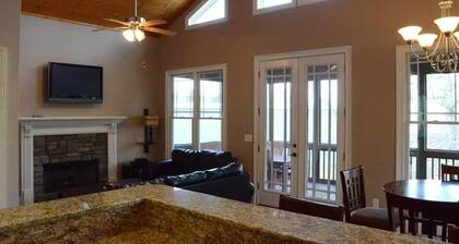 Lake Martin- Gorgeous Lake Cabin across from Chucks Marina with Boat Slip