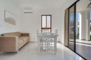 Living area - Casa Calm - Relax, silence and Pure Life (Potrero)
