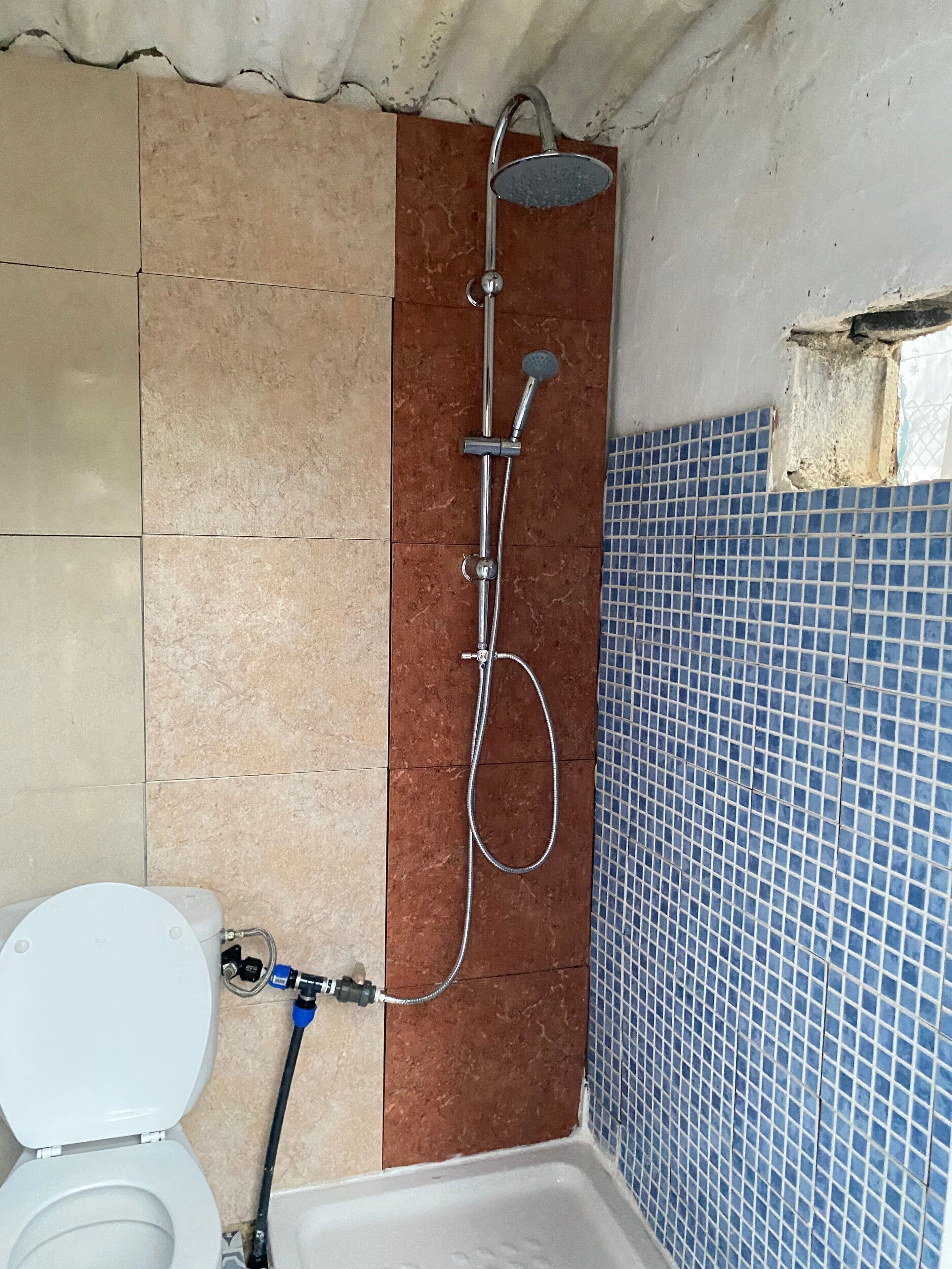 Shower, towels