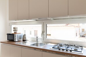 Fridge, microwave, oven, dishwasher - La Dimora Tavolara by Wonderful Italy (Olbia)