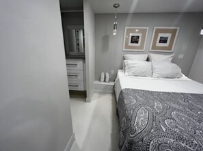 WiFi, bed sheets
