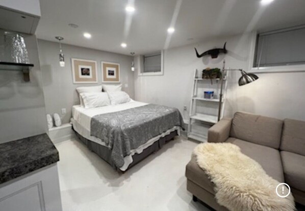 WiFi, bed sheets
