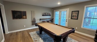 15 Mi to Louisville: Game Room + EV Charger