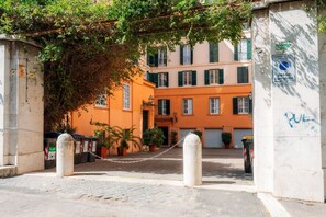 Esterni