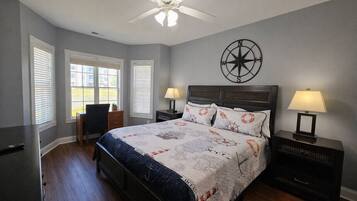 Desk, iron/ironing board, WiFi, bed sheets