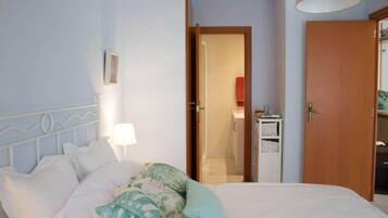 Iron/ironing board, WiFi