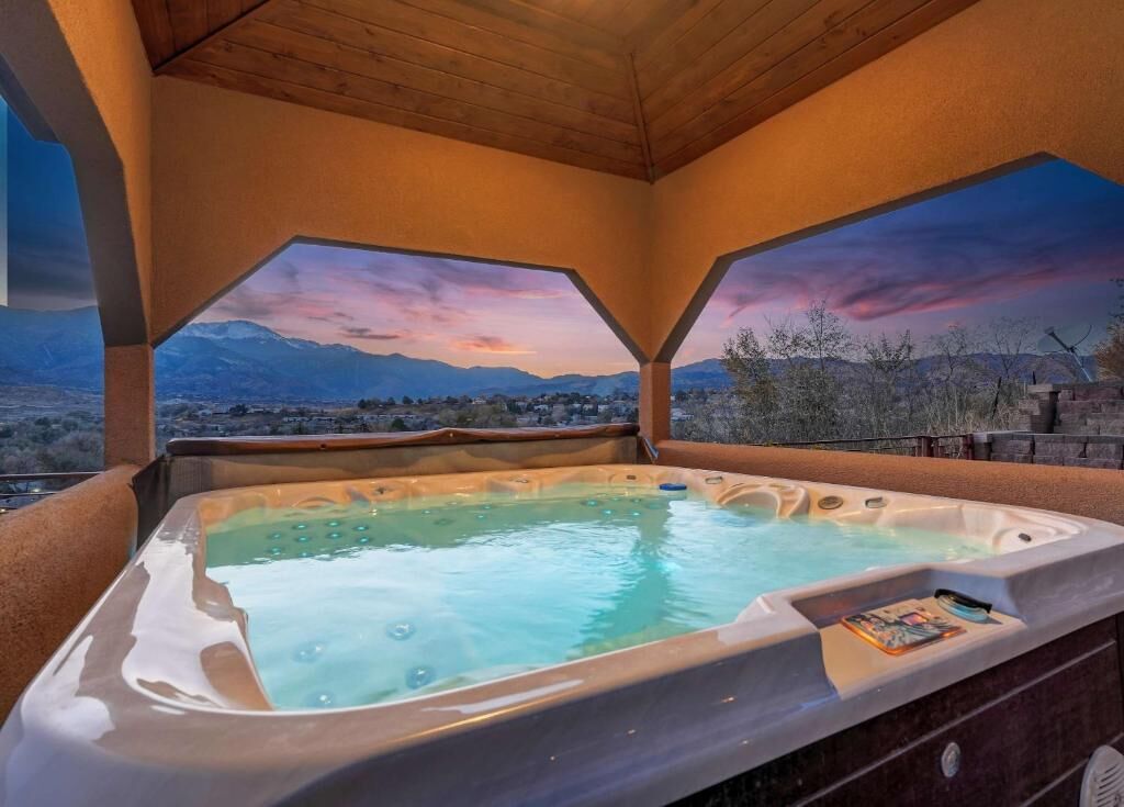 Maison, vue montagne | Bain à remous extérieur