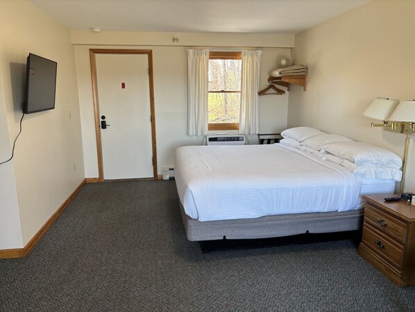 Desk, travel crib, WiFi, bed sheets