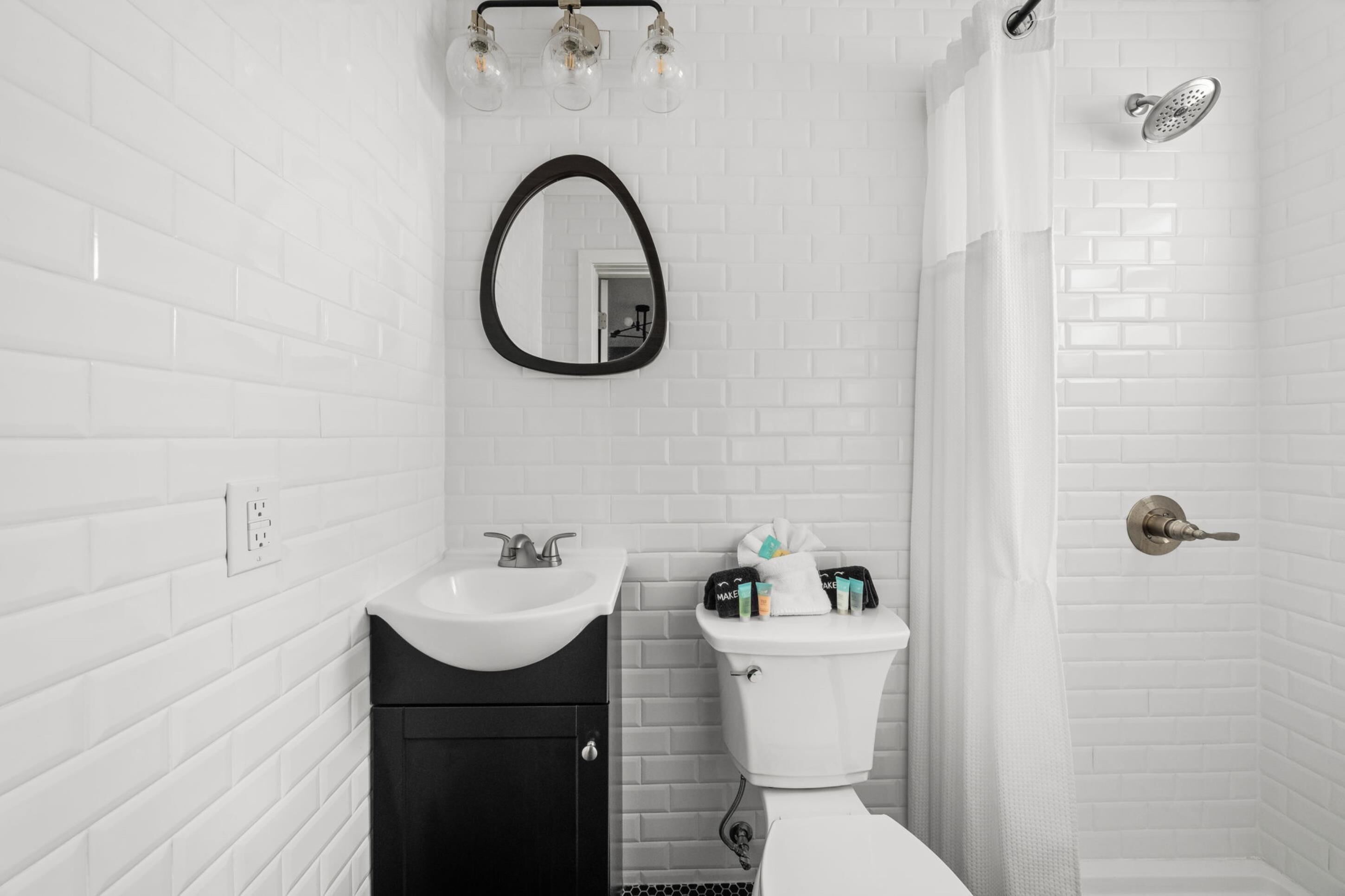 Shower, towels