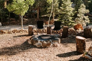Property grounds - Our Place on Ridge
Peaceful, rustic cabin in Duck Creek (Duck Creek Village)