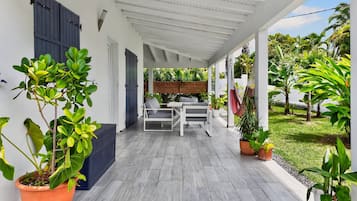 Family Villa, Balcony | Outdoor dining