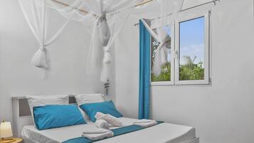 Family Bungalow, Balcony | Laptop workspace, iron/ironing board, free WiFi, bed sheets