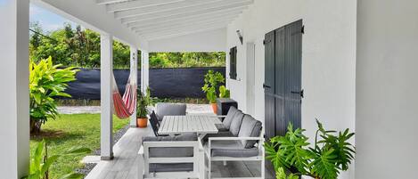 Villa familiare, balcone | Ristorazione all'aperto