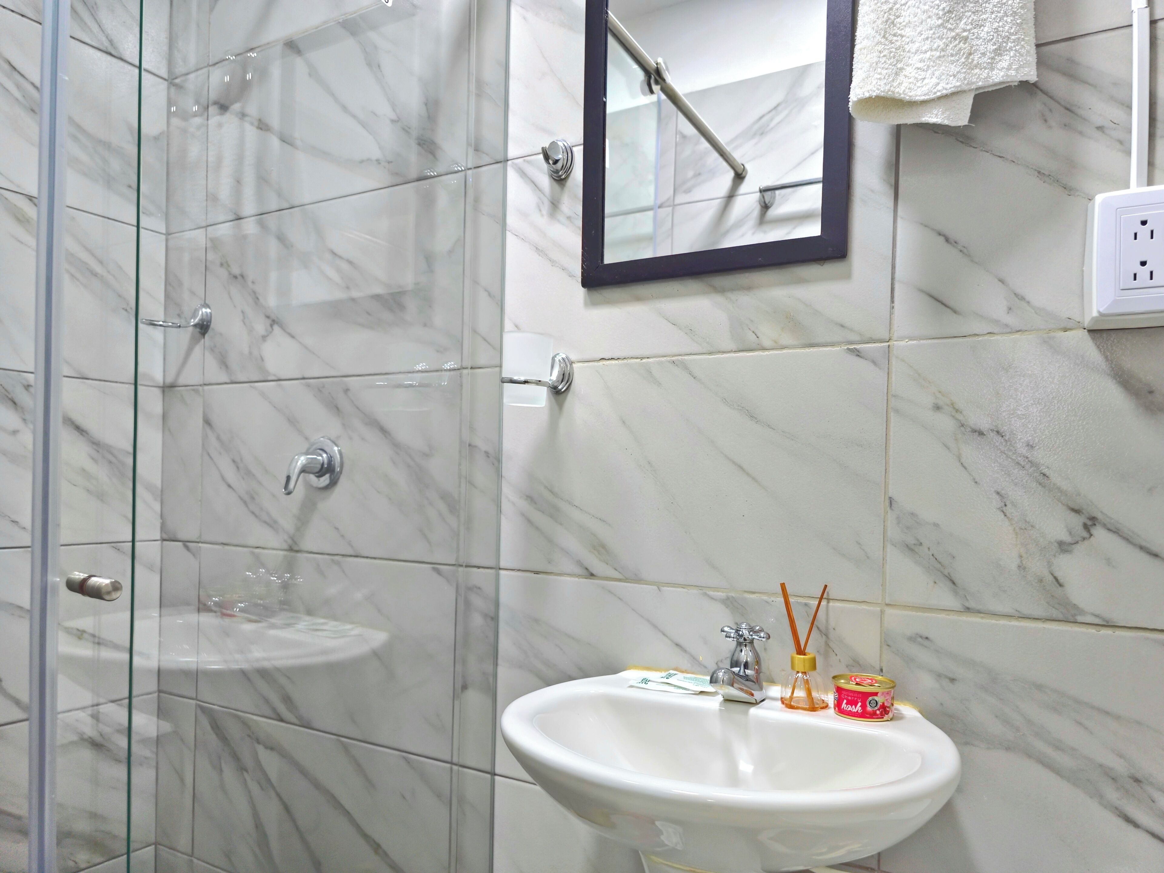 Standard Studio | Bathroom | Shower, free toiletries, towels, soap