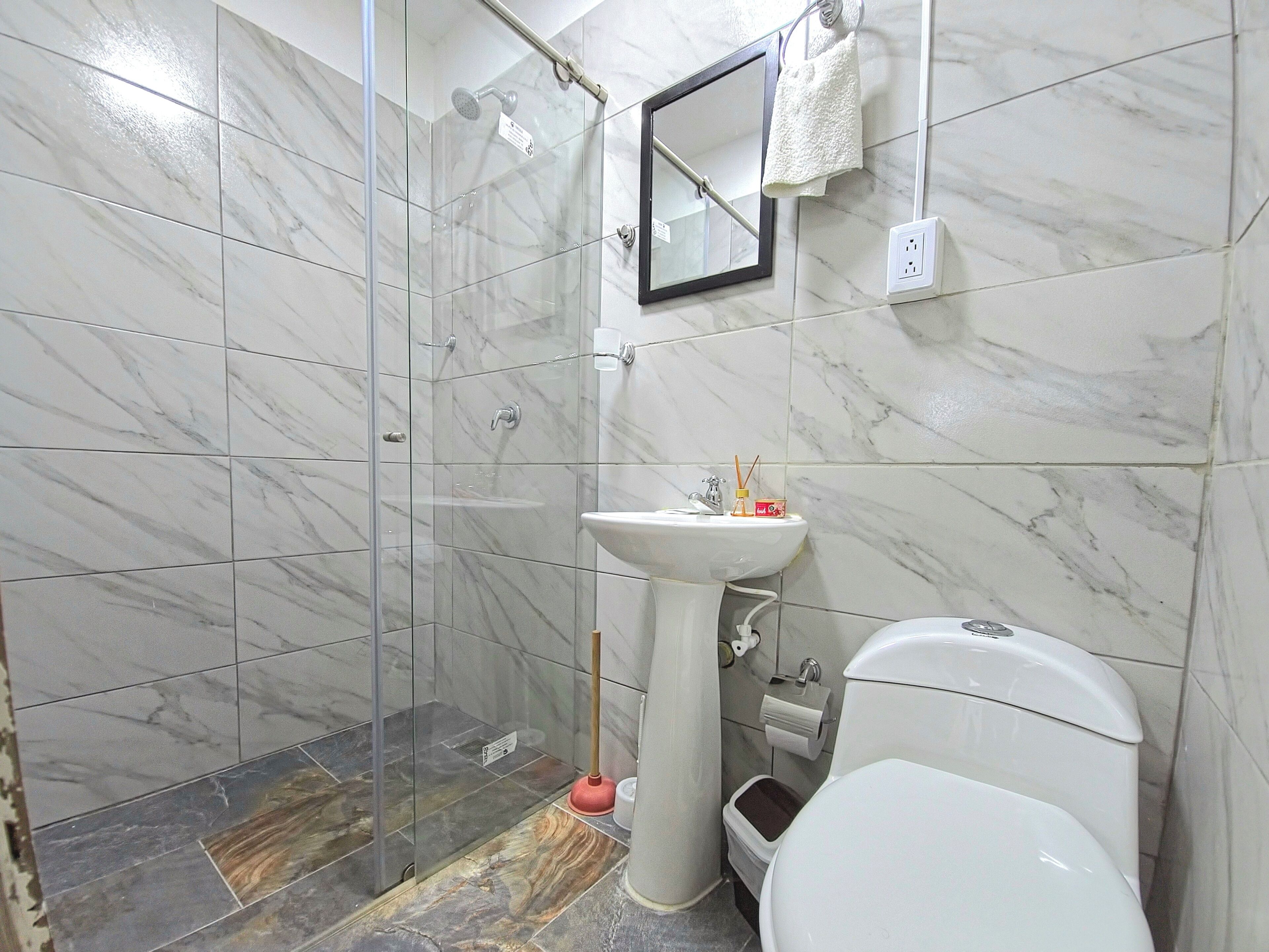 Standard Studio | Bathroom | Shower, free toiletries, towels, soap