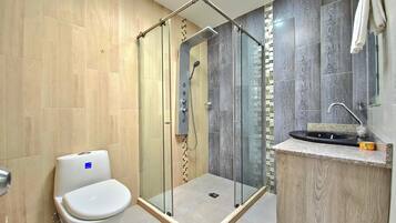 Standard Studio, City View | Free WiFi