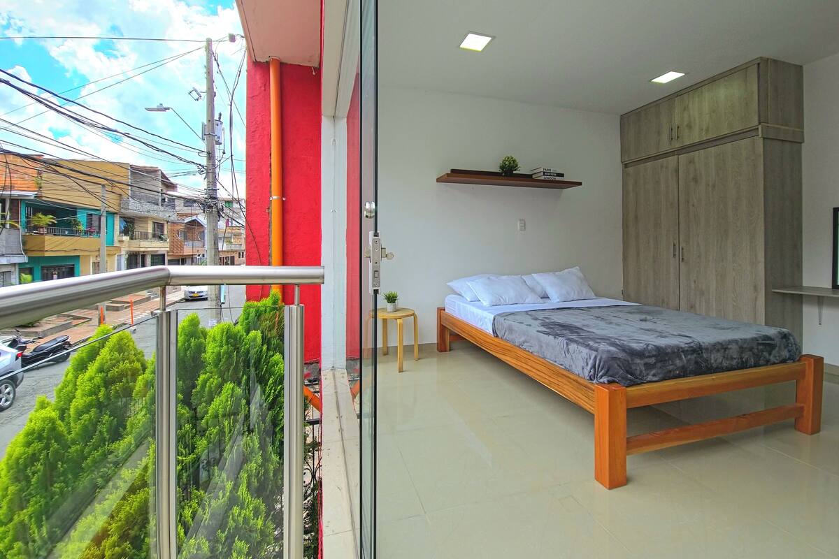 Standard Studio, City View | Free WiFi
