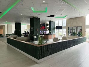 Lobby - Modern Condo Just Steps from the Beach (Carolina)